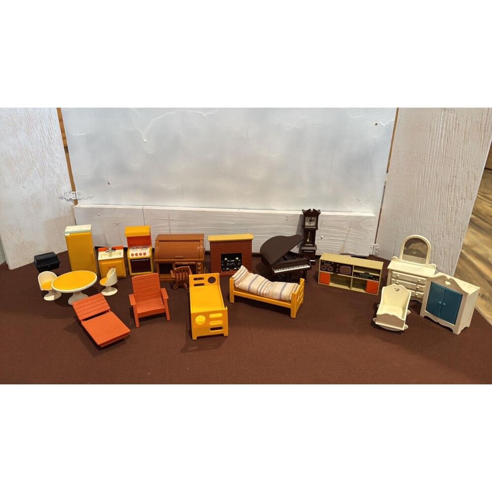 Fisher-Price Vintage 1977 Dollhouse Furniture Doll Family  BR DR Bath  Lot of 20